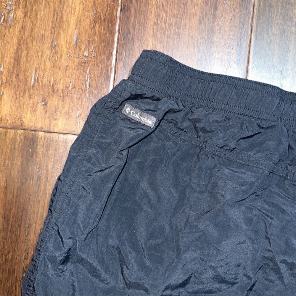 Columbia Ladies Shorts - Picture 4 of 5